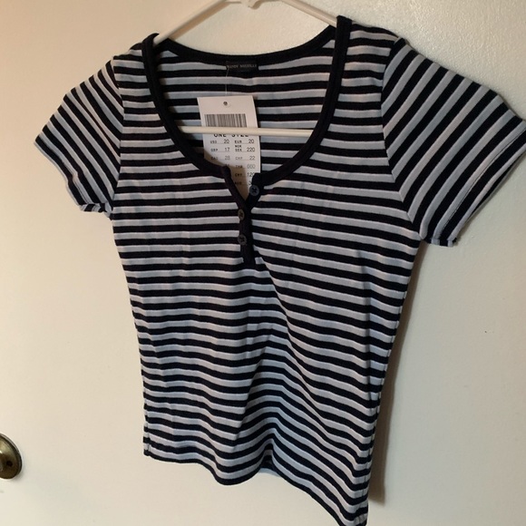 Brandy Melville Tops - NWT BRANDY MELVILLE ZELLY TOP😍